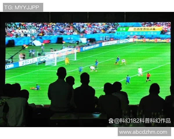 激情四溢的绿茵场上足球赛事精彩瞬间全景播报