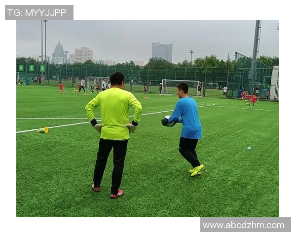 哪里足球的魅力与激情让我们一起探索这项全球最受欢迎的运动 哪里足球的魅力与激情让我们一起探索这项全球最受欢迎的运动