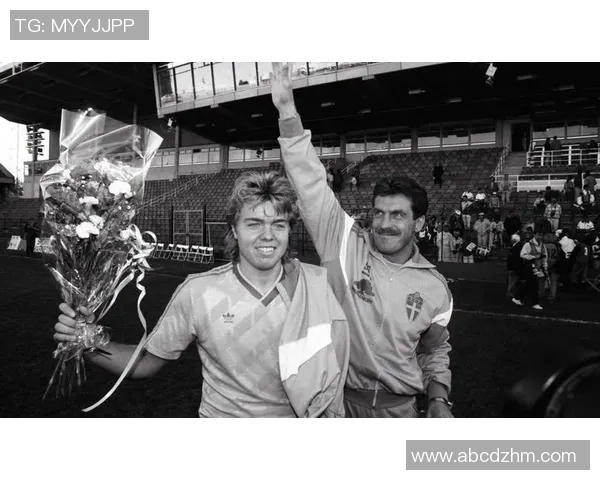 足球员的银幕人生：从绿茵场到大银幕的精彩故事与传奇回忆