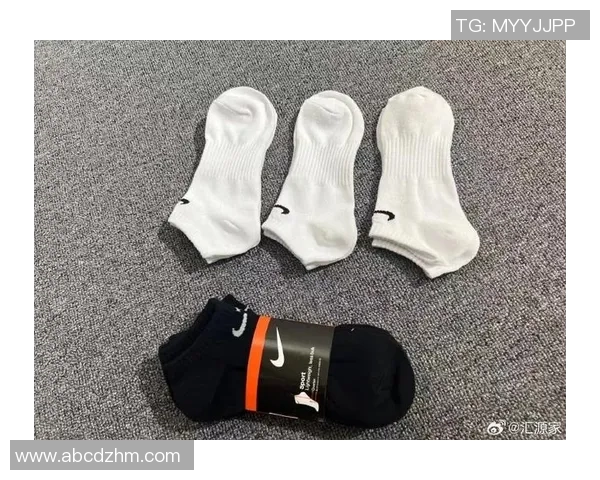 男士足球短袜舒适透气运动袜适合各类场地穿着提升运动表现