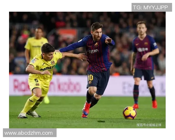 足球暴晒下的挑战与机遇如何在炎热天气中保持竞技状态与健康 足球暴晒下的挑战与机遇如何在炎热天气中保持竞技状态与健康