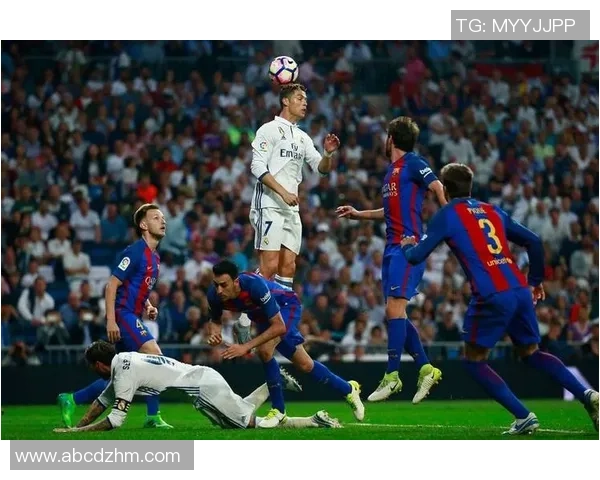 退让足球的魅力与哲学探讨如何在比赛中实现团队协作与个人成长